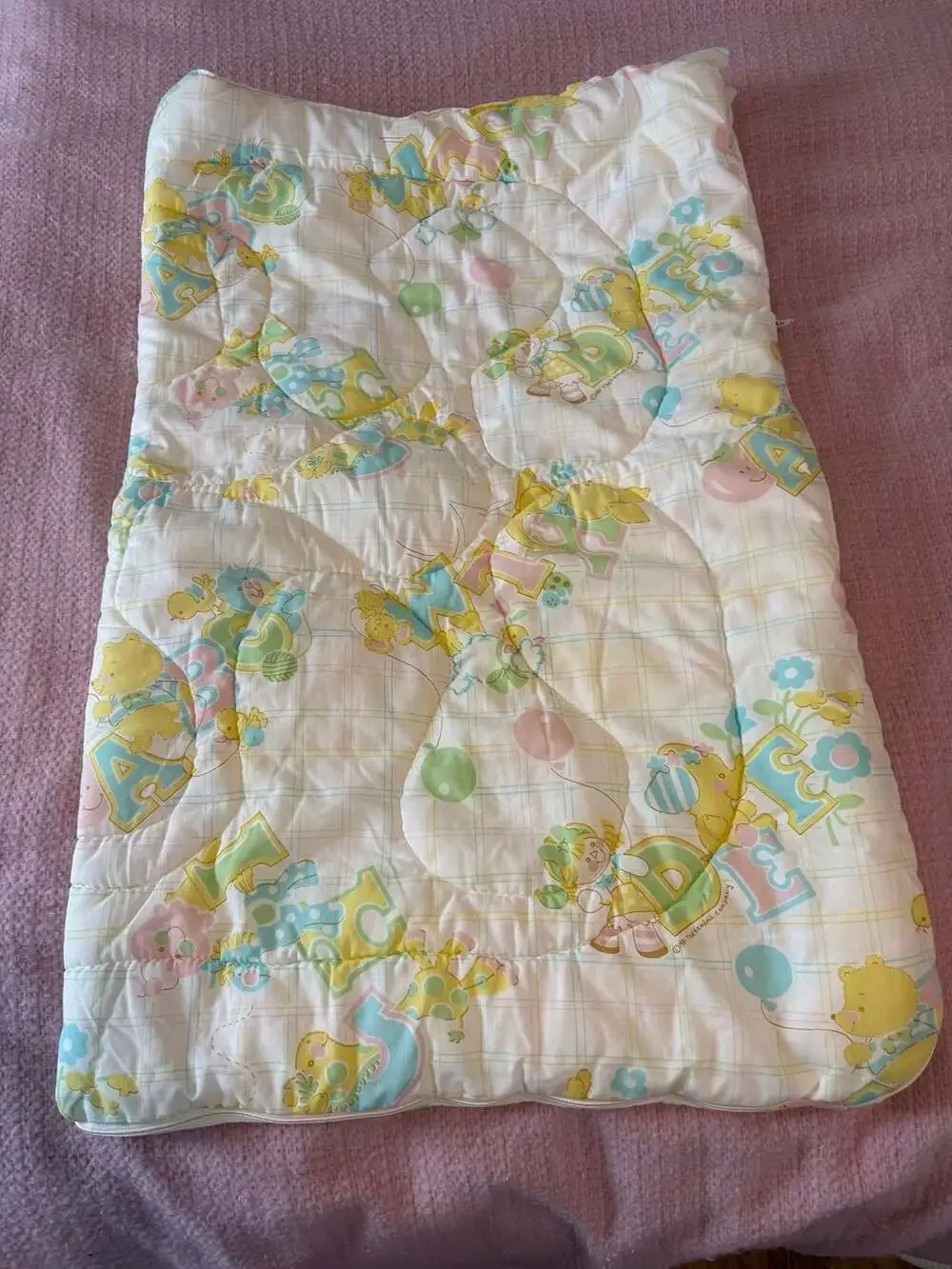 Vintage 1981 The Kendall Company Baby Sleeping Bag Quilted Comforter Pastel Alph